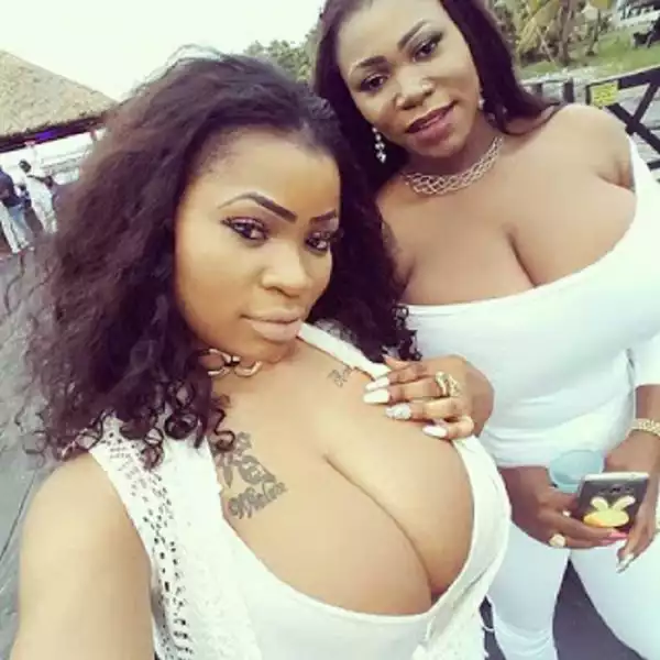 OMG!!! Lady Put Her BO OBs Yet Again At An Event In Lagos (SEE MORE PHOTO)